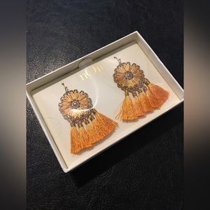 nOir Earrings NIB